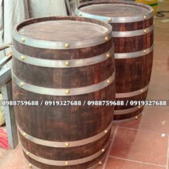 bàn rượu quán bar