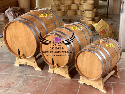 thùng rượu bằng gỗ sồi