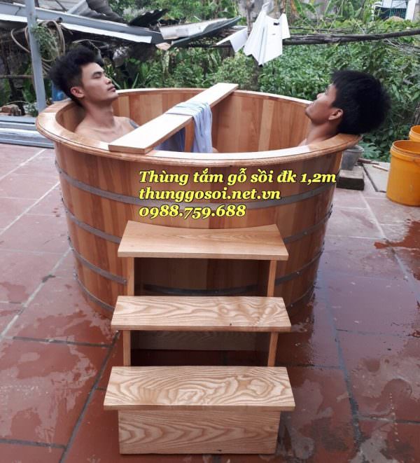 Bồn tắm gỗ sồi resort