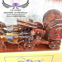 bom rượu ngựa kéo xe