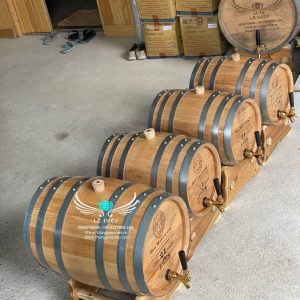 thùng rượu gỗ sồi trang trí