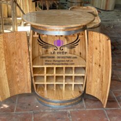 bàn trang trí hầm rượu