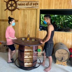 bàn trang trí quán bar