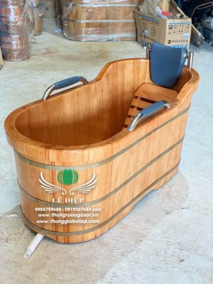 thùng tắm gỗ thảo dược