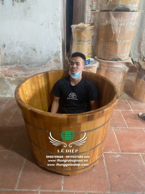 thùng tắm gỗ thảo dược